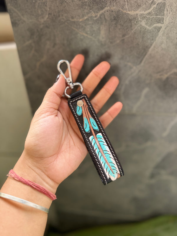 Handmade High Quality Key Chain Hand Tooled Leather Keychain Real Genuine Leather Turquoise Color Keyrings Fashionable Keychains