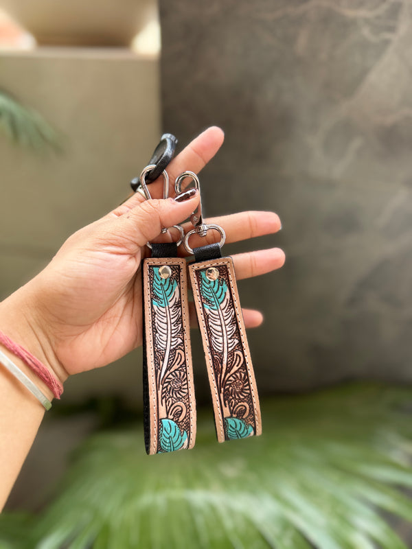 Wholesale New Arrival Key Chain Hand Tooled Leather Keychain Real Genuine Leather Wrist Turquoise Color Fashionable Keyrings