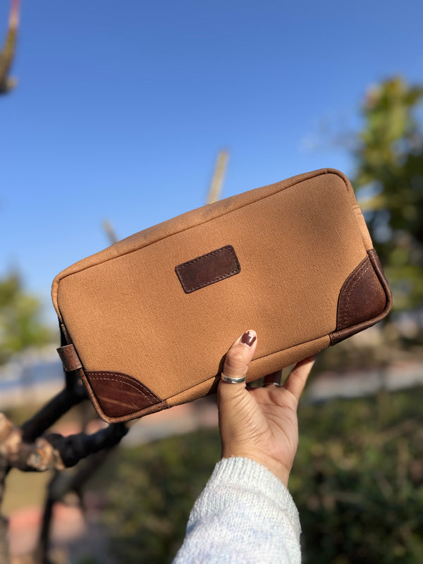 Genuine Leather Zipper Men & Women Toiletry Organiser Travel Cosmetic real Leather Makeup Bags With Handle