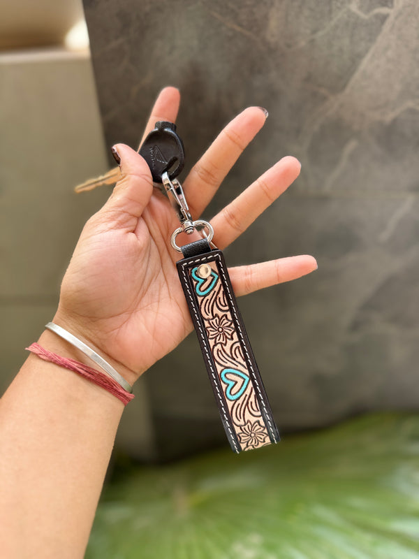 New High Quality Key Chain Hand Tooled Leather Car Keychain Real Genuine Leather Turquoise Color Keyrings Fashionable Keychains