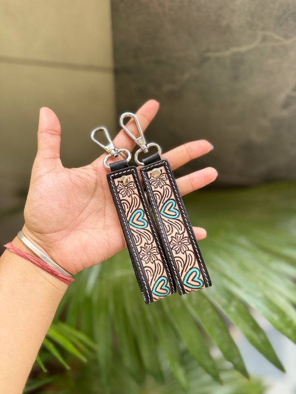 New High Quality Key Chain Hand Tooled Leather Car Keychain Real Genuine Leather Turquoise Color Keyrings Fashionable Keychains