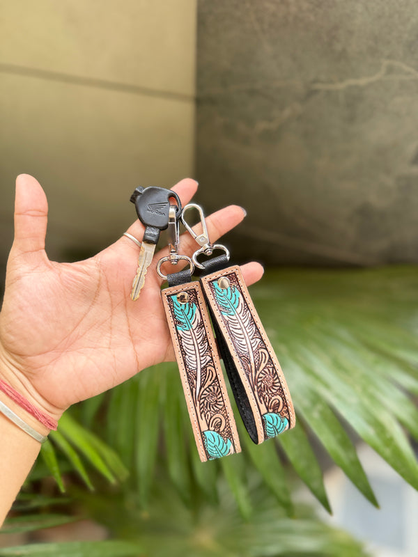 Wholesale New Arrival Key Chain Hand Tooled Leather Keychain Real Genuine Leather Wrist Turquoise Color Fashionable Keyrings